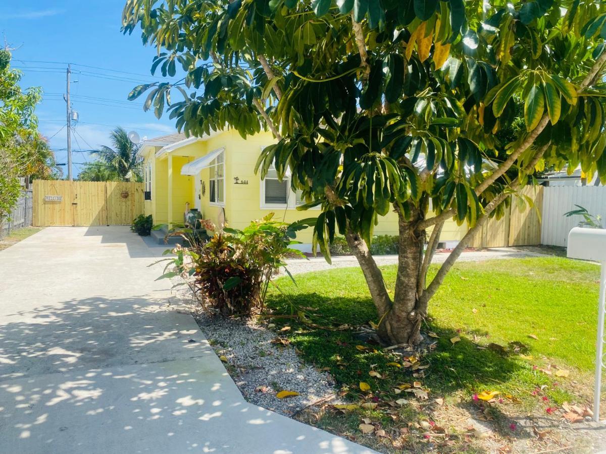 5 Min To Beach Large Living Room Fenced Backyard Bbq Firepit Driveway Boat Parking Lake Worth Beach Exterior foto